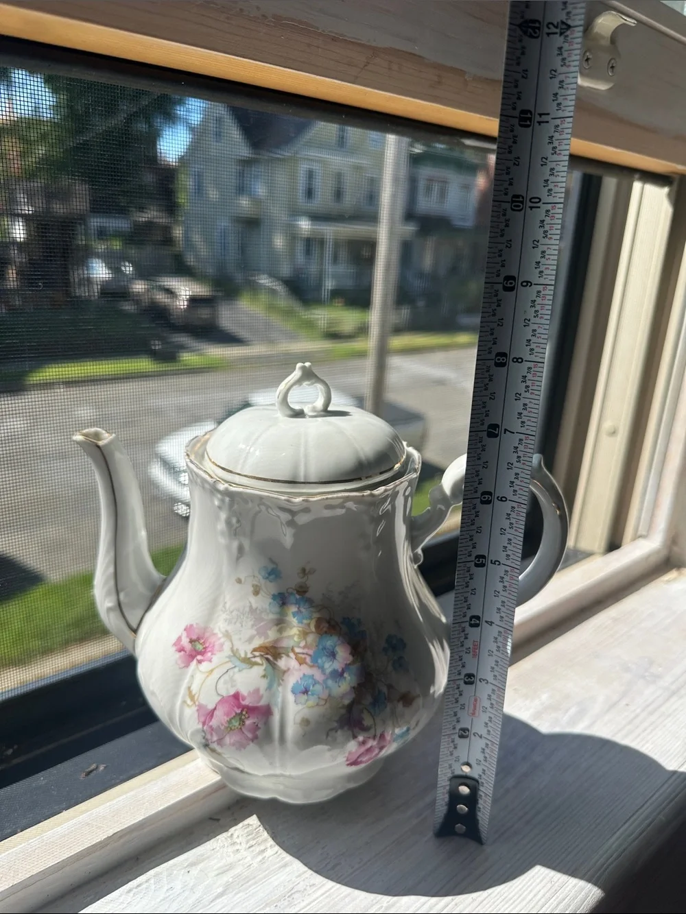 White Floral Vintage Teapot